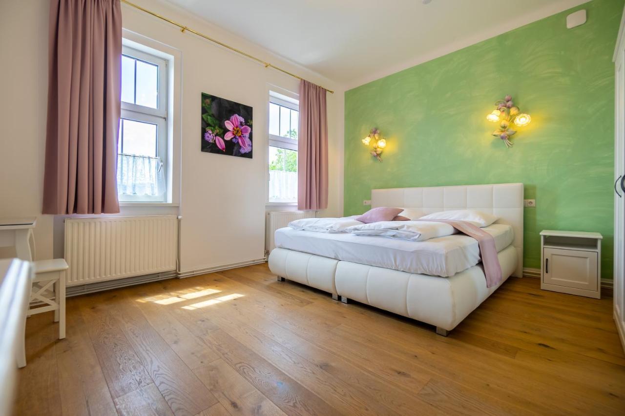 Albizia-Apartments Badeni járás Kültér fotó