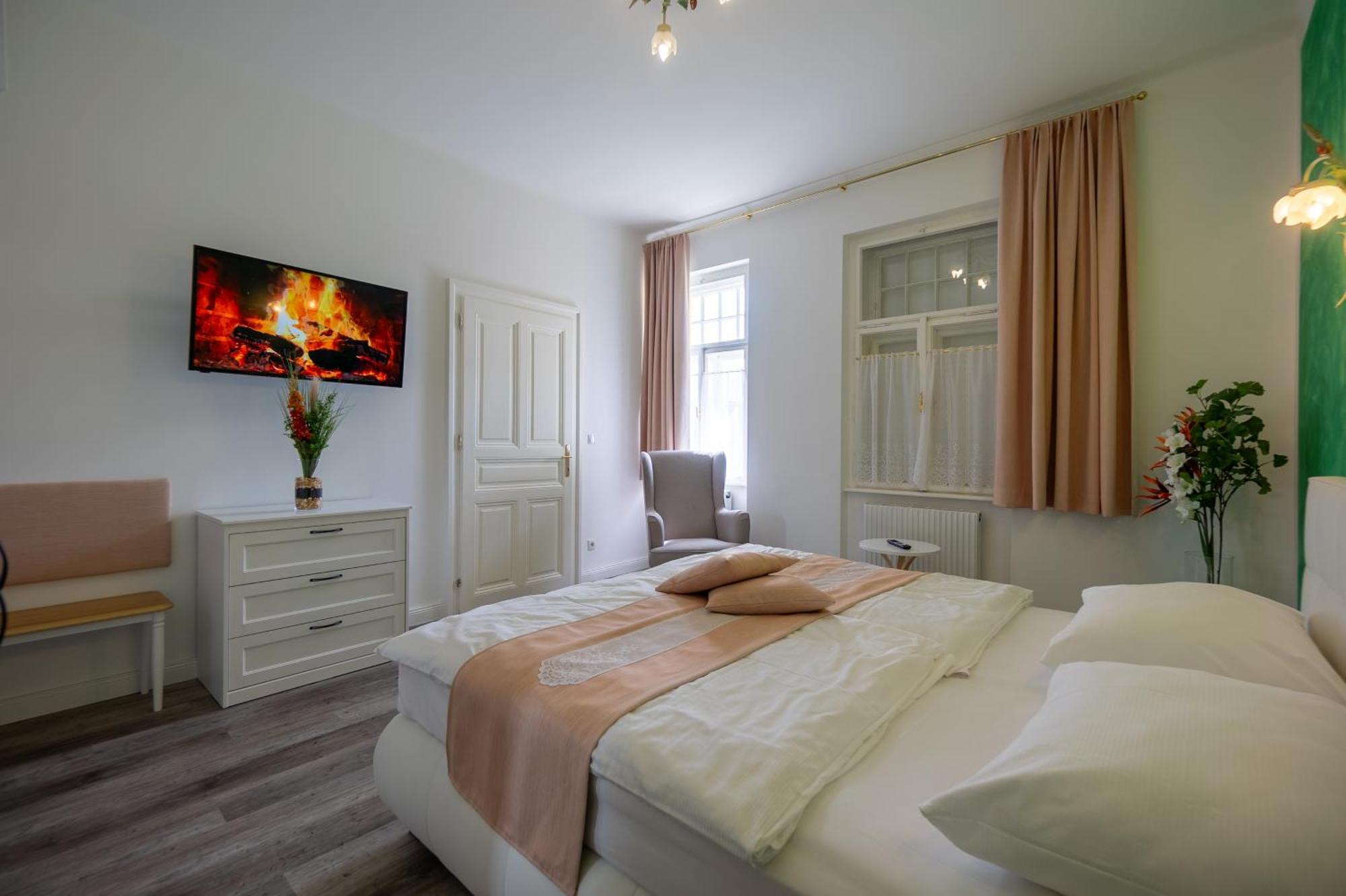 Albizia-Apartments Badeni járás Kültér fotó